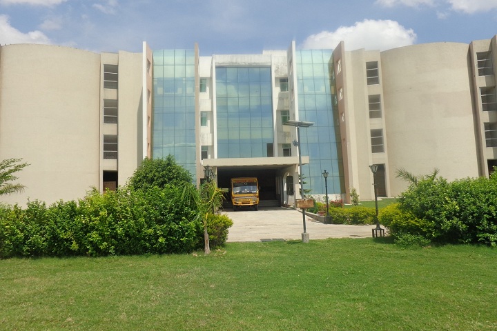 https://cache.careers360.mobi/media/colleges/social-media/media-gallery/6690/2020/9/19/Campus View of CSM Group of Institutions Allahabad_Campus-View_1.jpg
